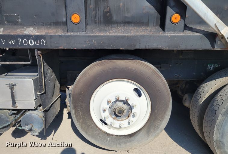 image for item IV9717 1999 Freightliner FL112  dump truck
