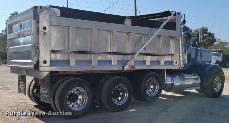 image for item IV9718 2000 Peterbilt 357  dump truck