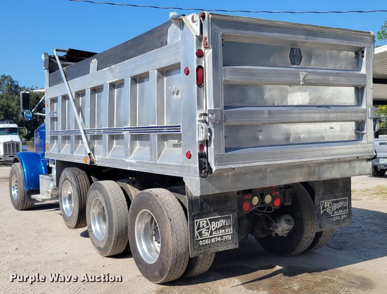 image for item IV9718 2000 Peterbilt 357  dump truck