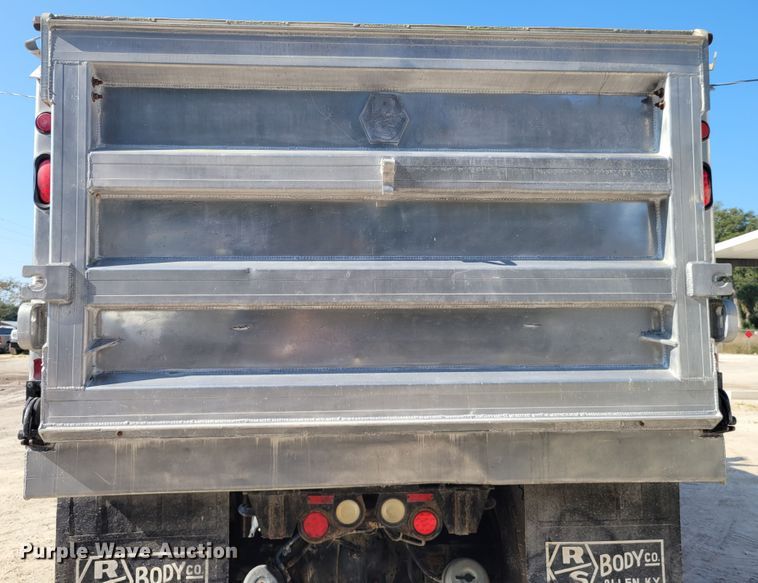 image for item IV9718 2000 Peterbilt 357  dump truck