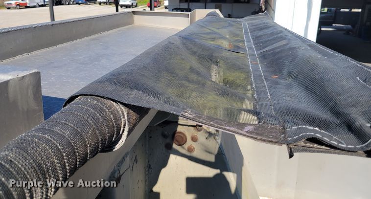 image for item IV9718 2000 Peterbilt 357  dump truck