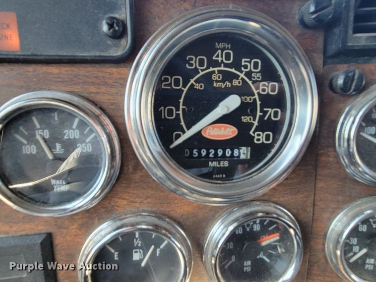 image for item IV9718 2000 Peterbilt 357  dump truck