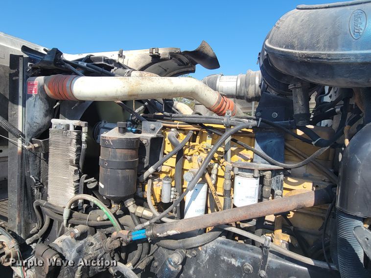 image for item IV9718 2000 Peterbilt 357  dump truck