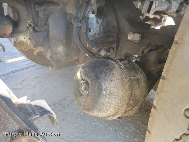 image for item IV9718 2000 Peterbilt 357  dump truck