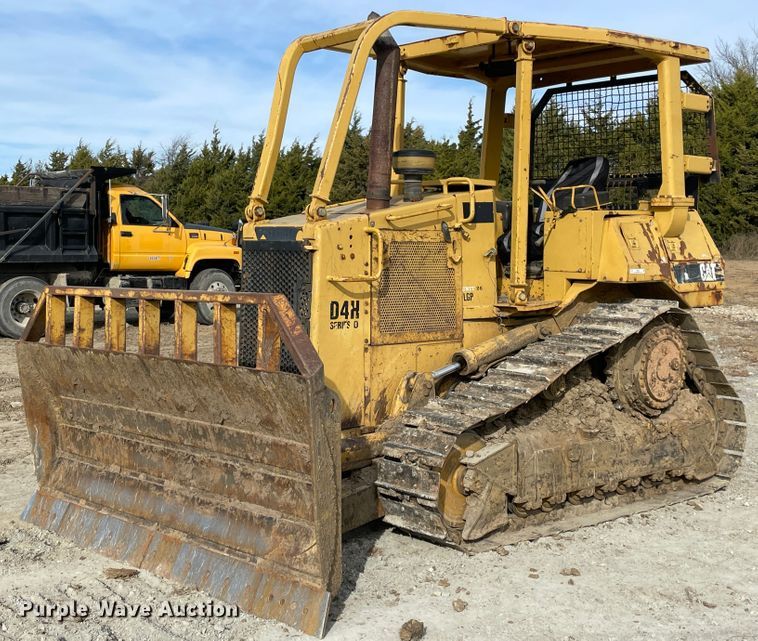image for item IX9607 1992 Caterpillar D4H  dozer