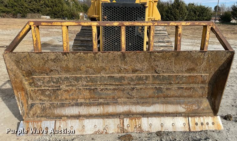 image for item IX9607 1992 Caterpillar D4H  dozer