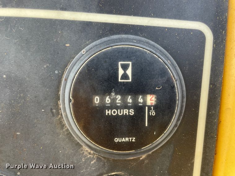 image for item IX9607 1992 Caterpillar D4H  dozer