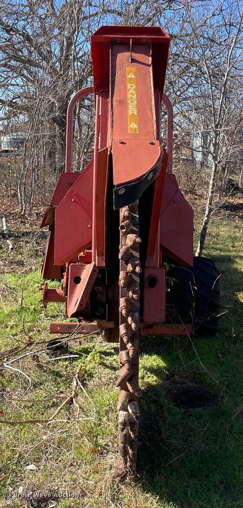 image for item IX9673 1997 Ditch Witch 7610  rock saw
