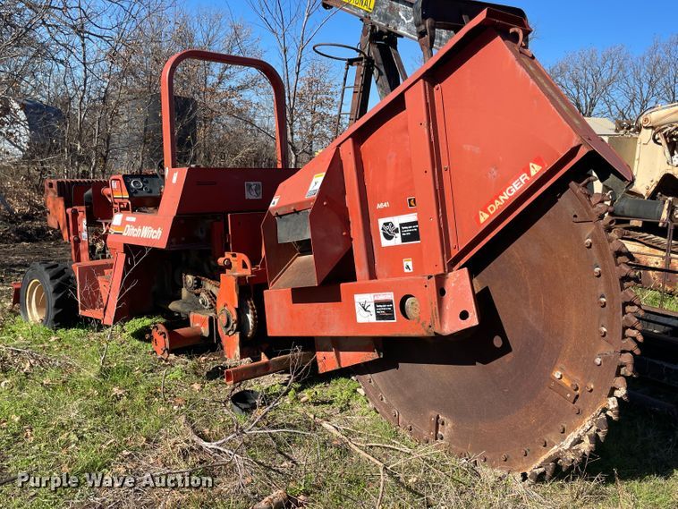 image for item IX9673 1997 Ditch Witch 7610  rock saw