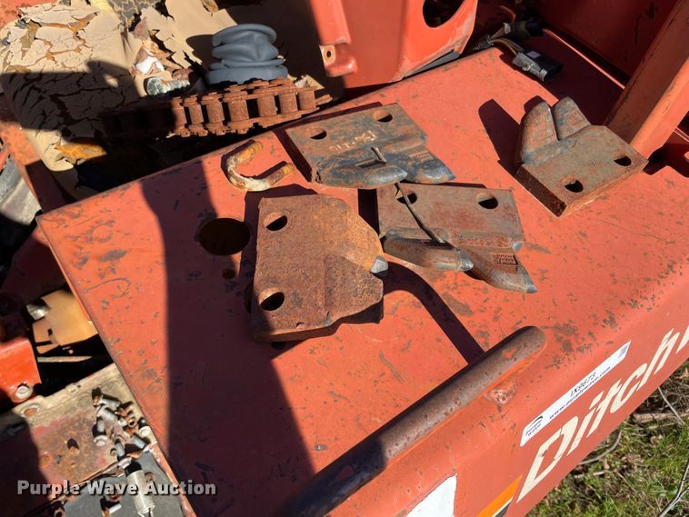 image for item IX9673 1997 Ditch Witch 7610  rock saw