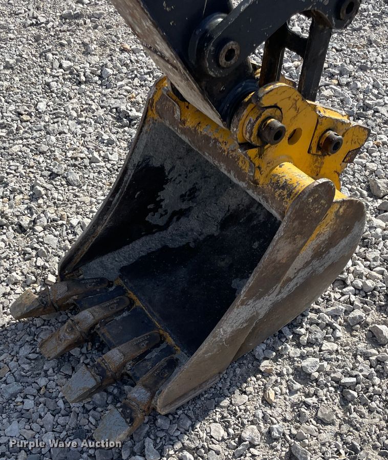 image for item IX9689 2015 John Deere 26G  mini excavator