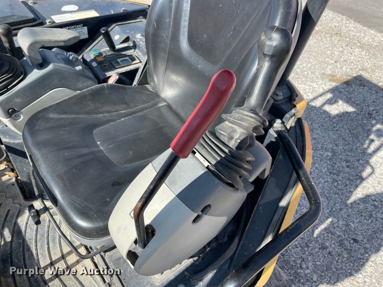 image for item IX9689 2015 John Deere 26G  mini excavator