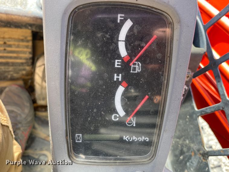 image for item IX9690 2011 Kubota SVL90  tracked skid steer loader