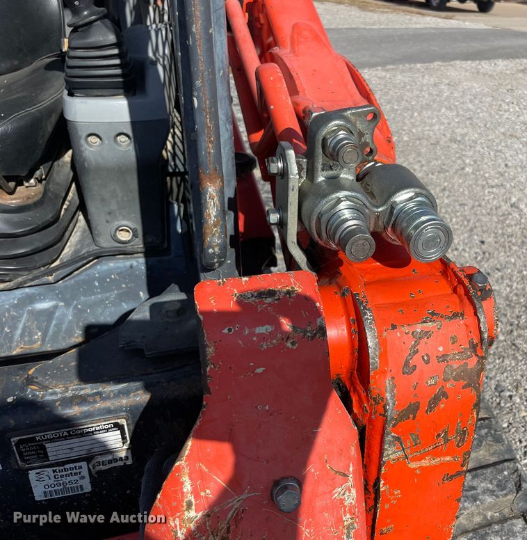 image for item IX9690 2011 Kubota SVL90  tracked skid steer loader