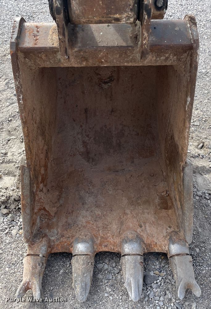 image for item IX9692 2011 Komatsu PC138USLC-8  excavator