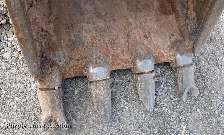 image for item IX9692 2011 Komatsu PC138USLC-8  excavator