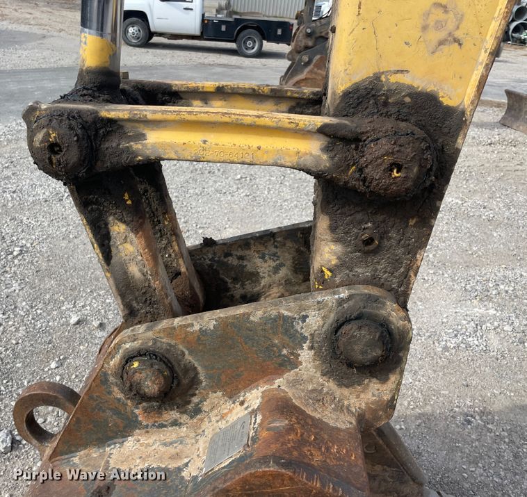 image for item IX9692 2011 Komatsu PC138USLC-8  excavator