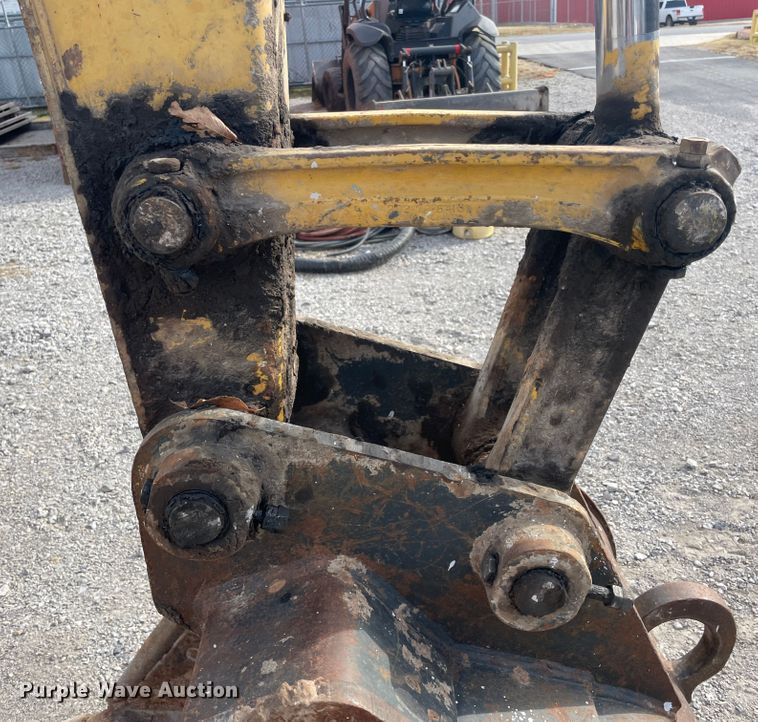 image for item IX9692 2011 Komatsu PC138USLC-8  excavator