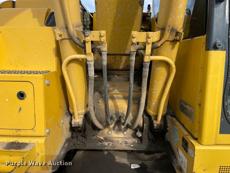 image for item IX9692 2011 Komatsu PC138USLC-8  excavator