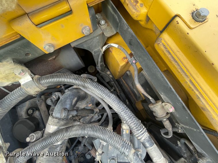 image for item IX9692 2011 Komatsu PC138USLC-8  excavator