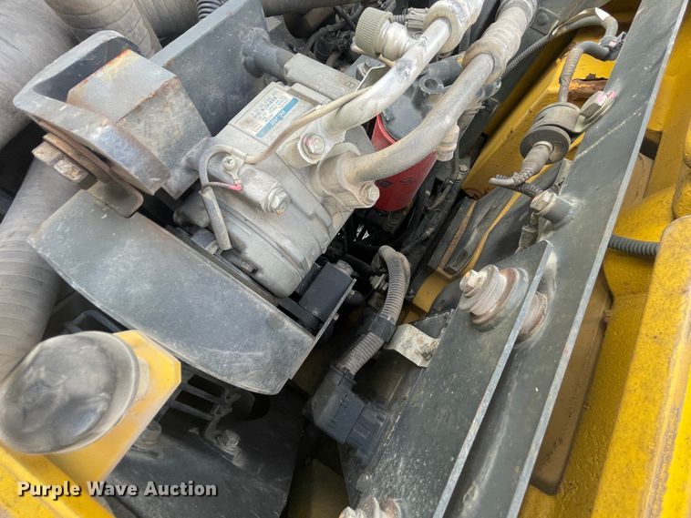 image for item IX9692 2011 Komatsu PC138USLC-8  excavator