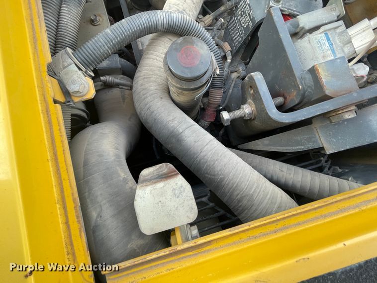 image for item IX9692 2011 Komatsu PC138USLC-8  excavator