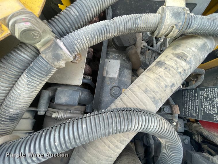 image for item IX9692 2011 Komatsu PC138USLC-8  excavator