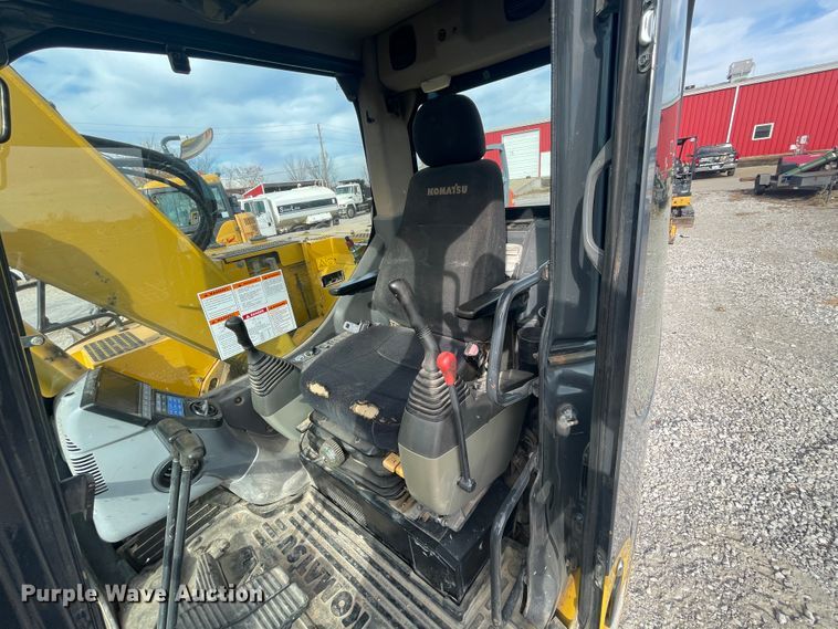 image for item IX9692 2011 Komatsu PC138USLC-8  excavator