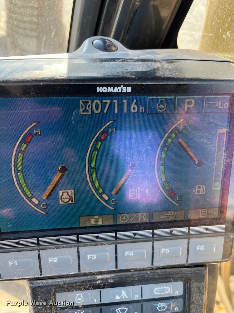 image for item IX9692 2011 Komatsu PC138USLC-8  excavator