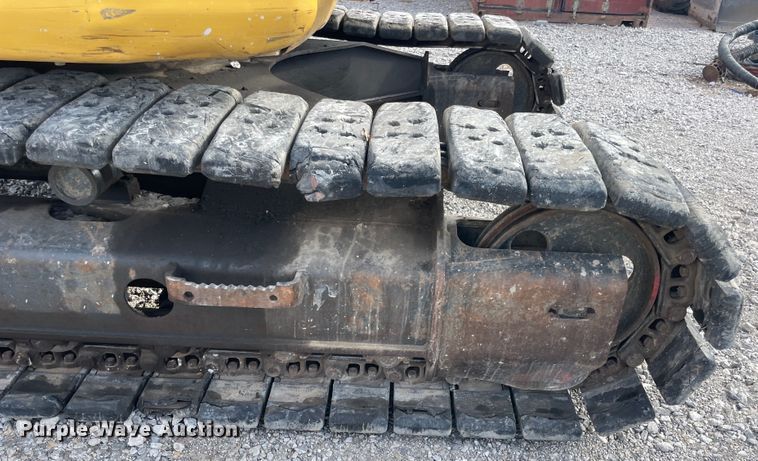 image for item IX9692 2011 Komatsu PC138USLC-8  excavator