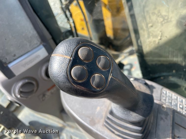 image for item IX9693 Volvo ECR145CL  excavator