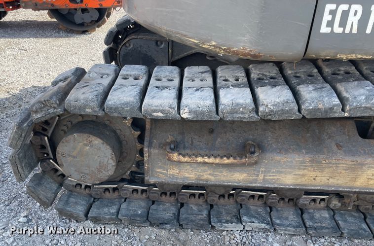 image for item IX9693 Volvo ECR145CL  excavator