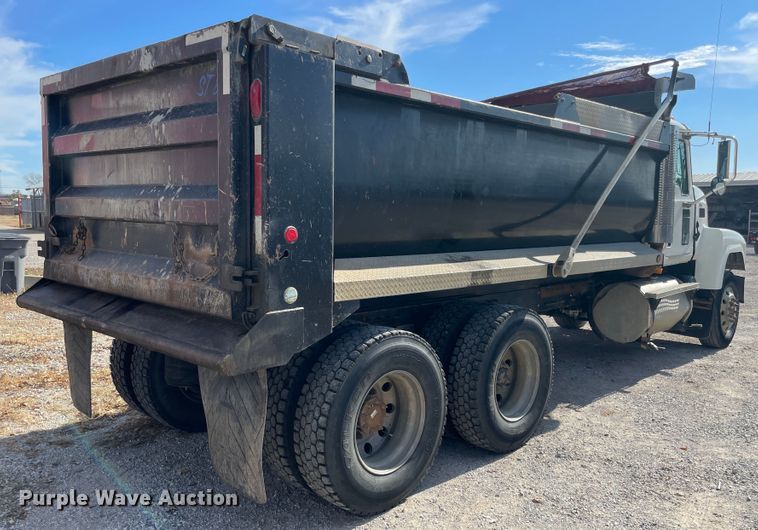 image for item IX9697 2004 Mack CH613  dump truck