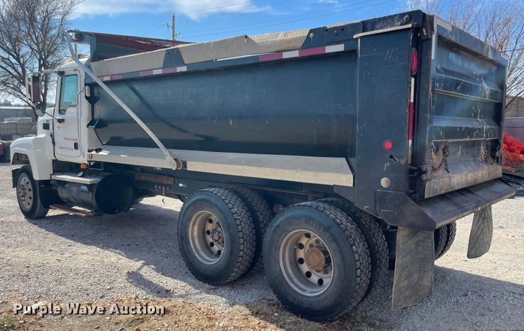 image for item IX9697 2004 Mack CH613  dump truck