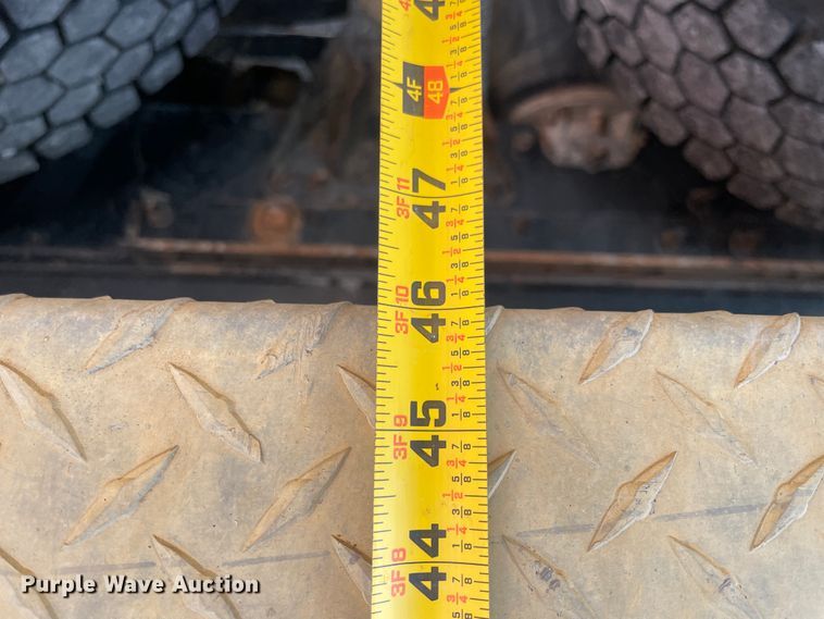 image for item IX9697 2004 Mack CH613  dump truck