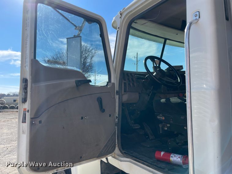 image for item IX9697 2004 Mack CH613  dump truck