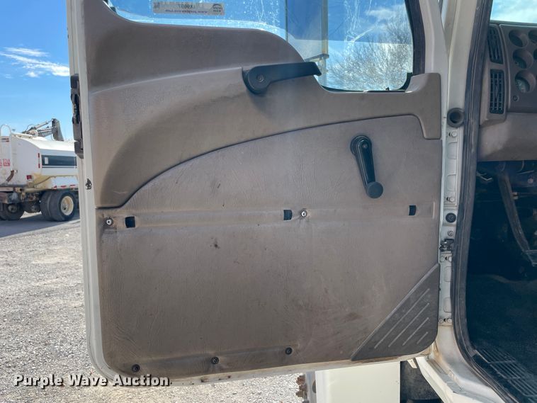 image for item IX9697 2004 Mack CH613  dump truck