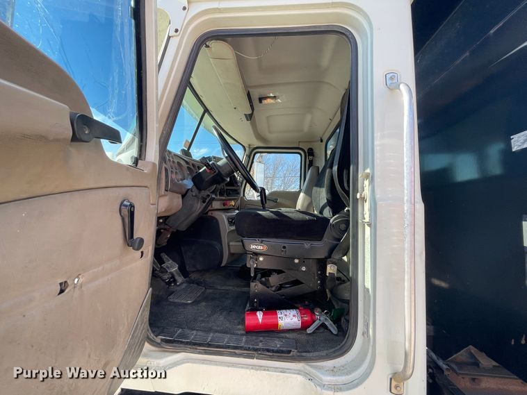 image for item IX9697 2004 Mack CH613  dump truck