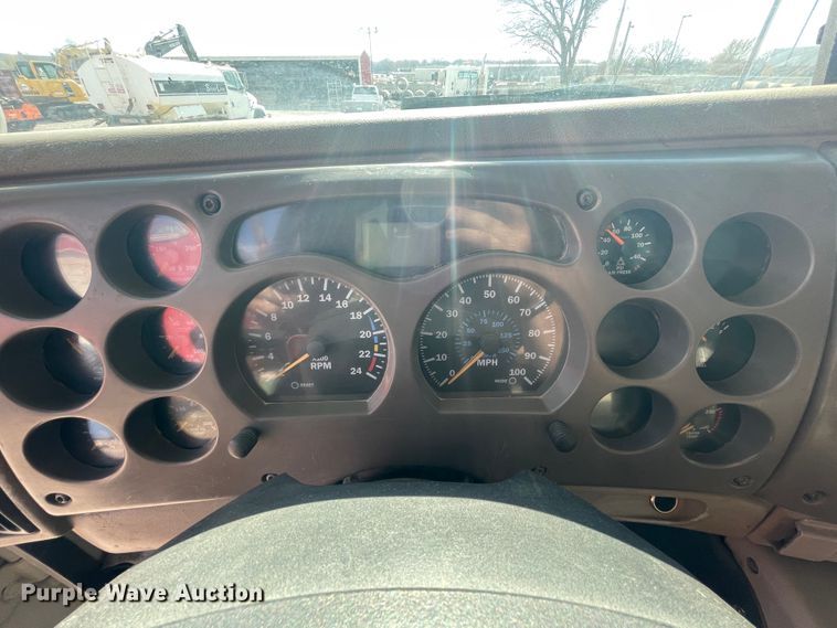 image for item IX9697 2004 Mack CH613  dump truck