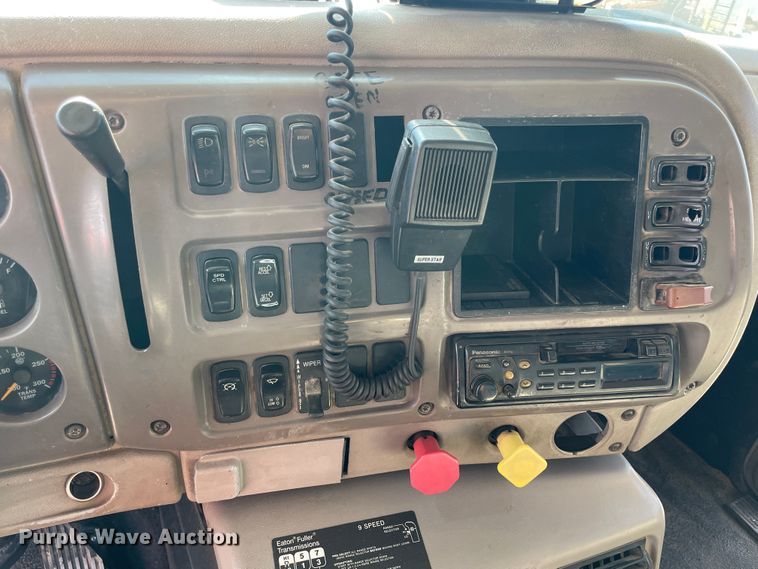 image for item IX9697 2004 Mack CH613  dump truck