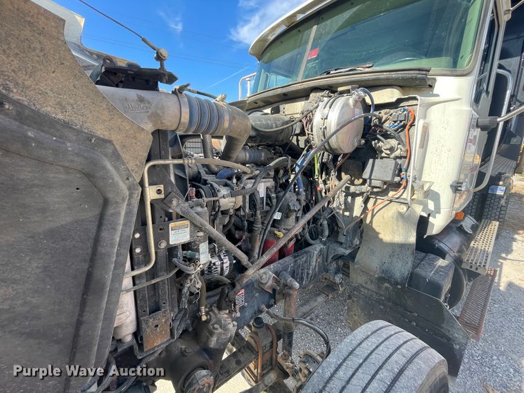 image for item IX9697 2004 Mack CH613  dump truck