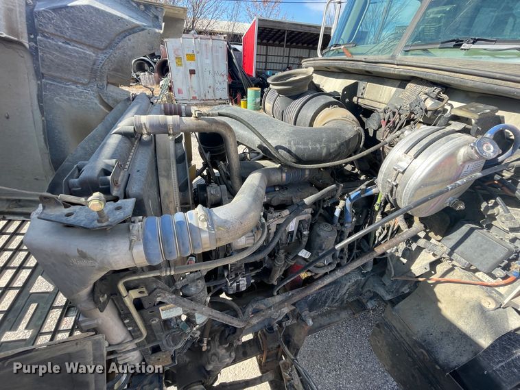 image for item IX9697 2004 Mack CH613  dump truck