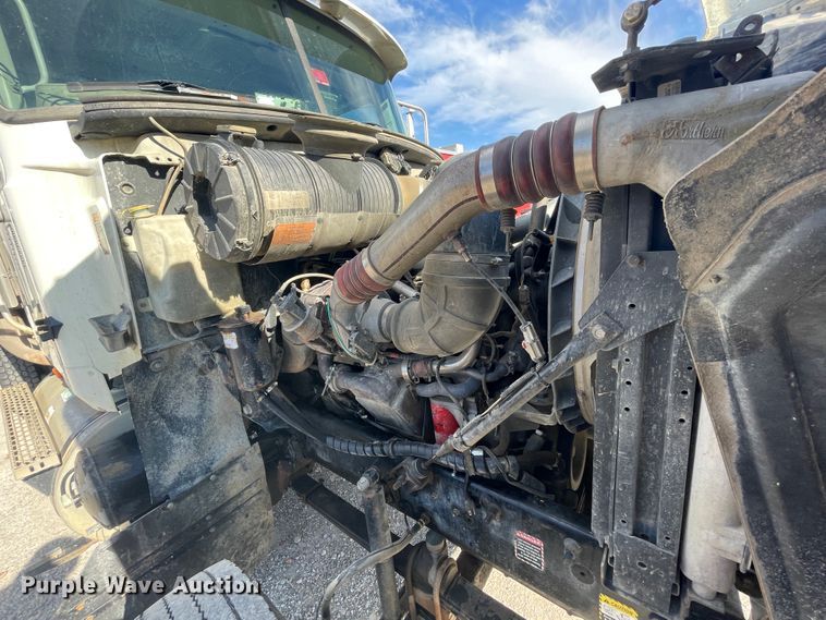 image for item IX9697 2004 Mack CH613  dump truck