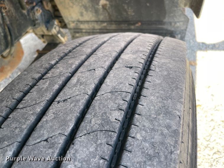 image for item IX9697 2004 Mack CH613  dump truck