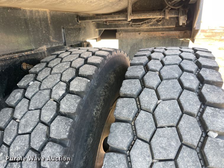 image for item IX9697 2004 Mack CH613  dump truck