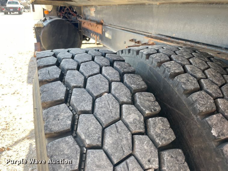 image for item IX9697 2004 Mack CH613  dump truck