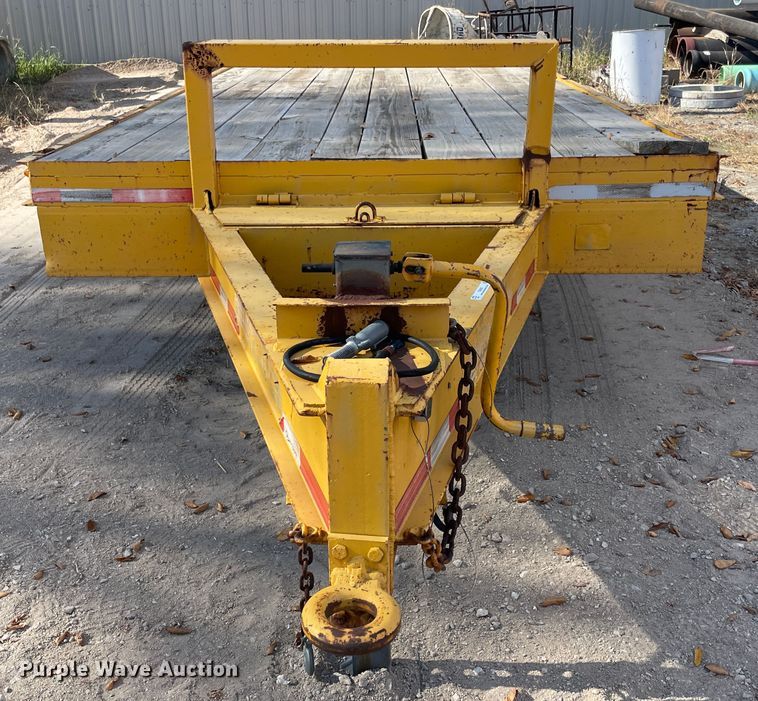 image for item IX9698 1995 Carrier King  equipment trailer