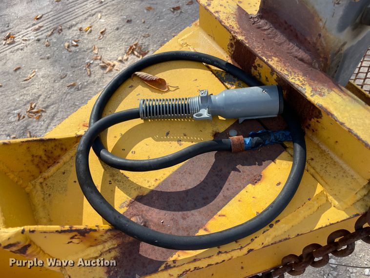 image for item IX9698 1995 Carrier King  equipment trailer