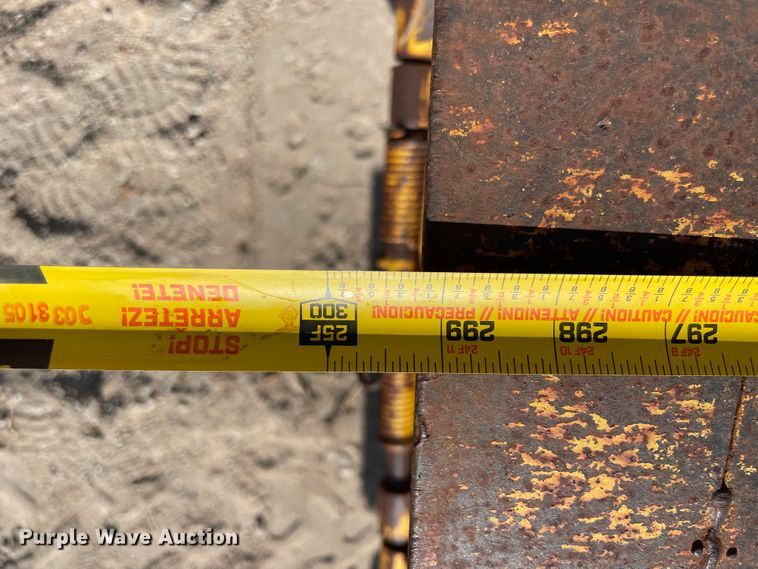 image for item IX9698 1995 Carrier King  equipment trailer