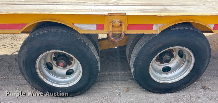 image for item IX9698 1995 Carrier King  equipment trailer